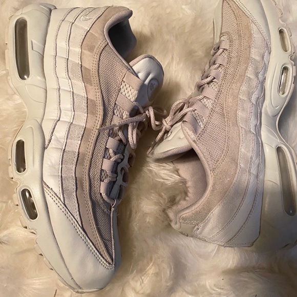 Nike Air Max 95 Premium “Light Bone” - Picture 2 of 2